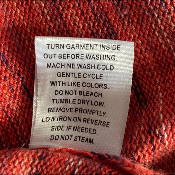 Baku women’s cold shoulder open back knit in corral size small - Picture 7 of 7